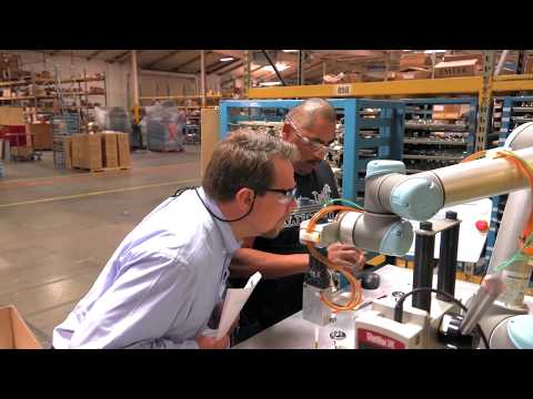 Video de montaje con brazo robótico